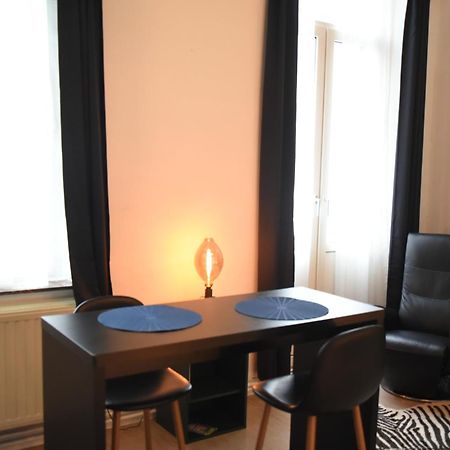 Le Piercot Hotel Лиеж Стая снимка
